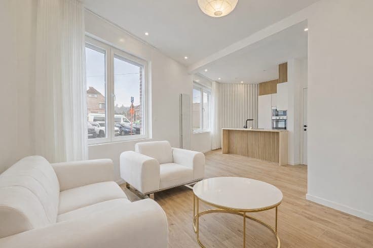 Lichtrijke hoekwoning met 3 slaapkamers, zonnepanelen en ...