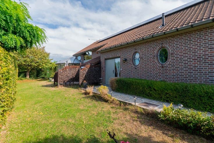 Charming home offering generous living spaces in Mouscron