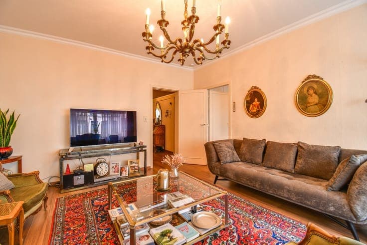 Attractive Investment Property with 3 Apartments and a Let C