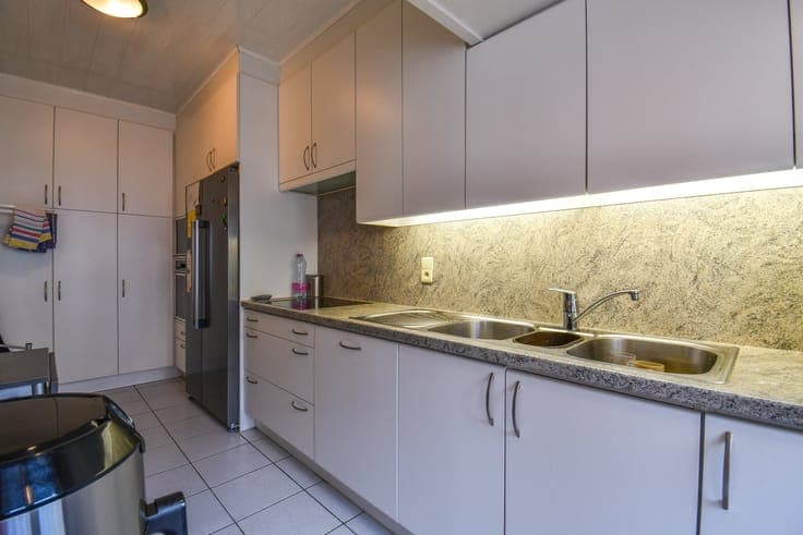 Attractive Investment Property with 3 Apartments and a Let C