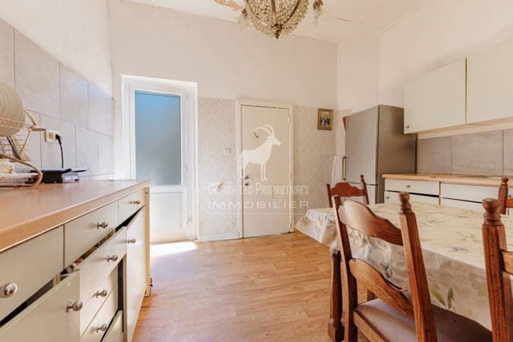 2-bedroom house with courtyard for sale in Marchienne-au-Pon