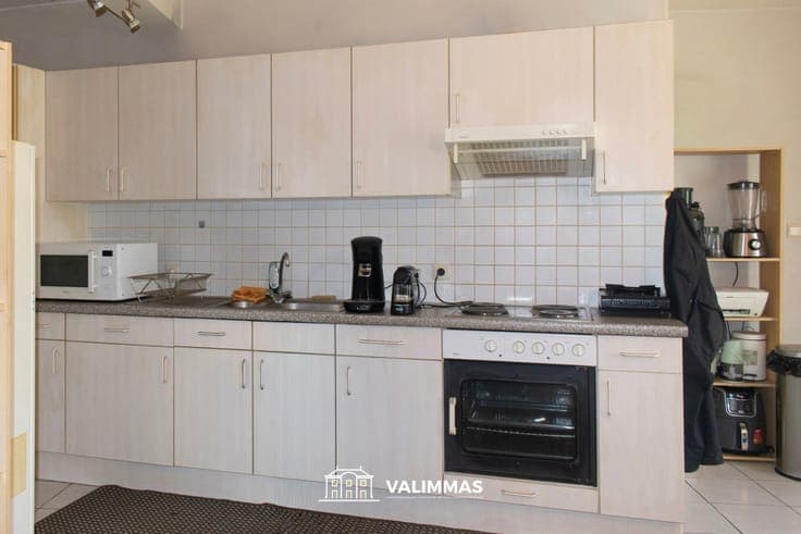 Welgelegen opbrengsteigendom met 3 appartementen & garage...