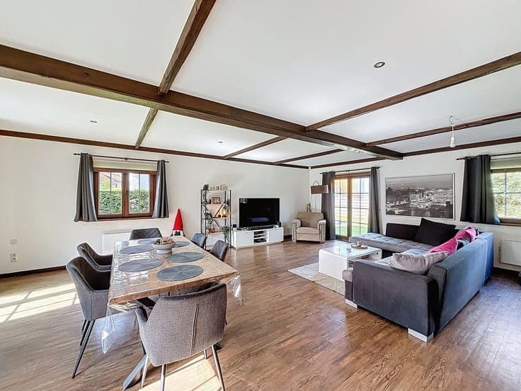 Character villa with spacious 55 m² living room, 3 bedrooms