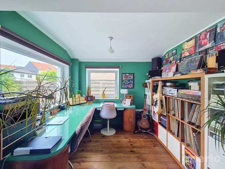Charming 3-Bedroom Bungalow with Garden & Garage