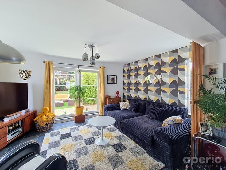 Charming 3-Bedroom Bungalow with Garden & Garage