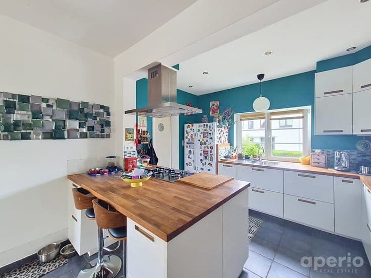 Charming 3-Bedroom Bungalow with Garden & Garage