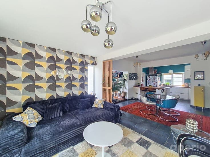 Charming 3-Bedroom Bungalow with Garden & Garage