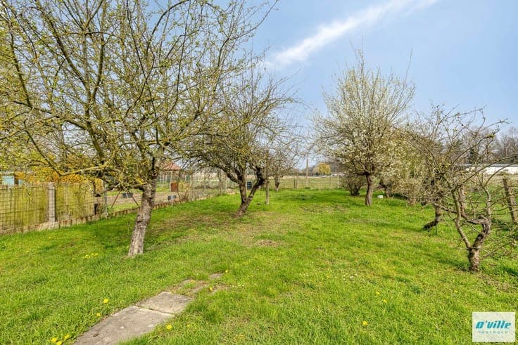 COSY STYLISH HOUSE WITH A WONDERFUL SPACIOUS GARDEN