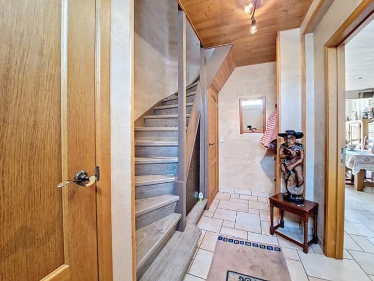 Opportunity: 2 bedr - chldrn bedr in attic - garden - garage