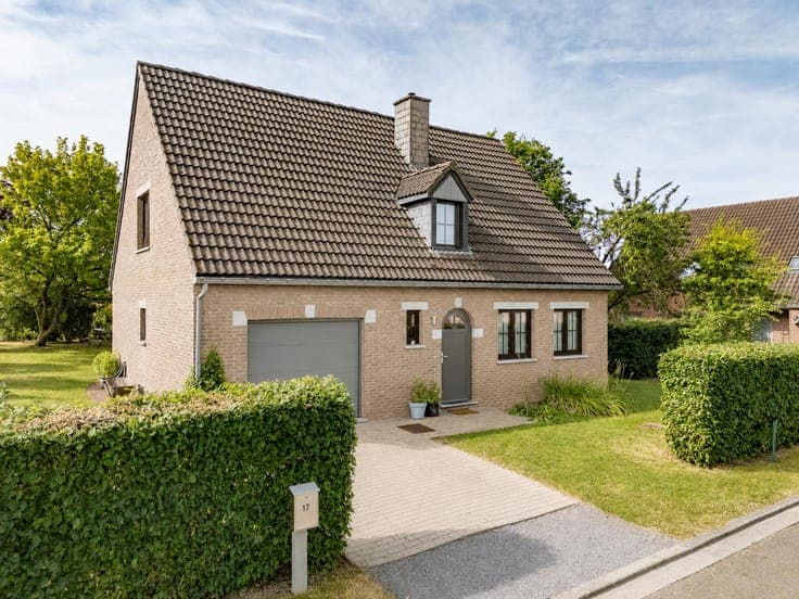 Charmante villa 4 façades avec jardin et garage