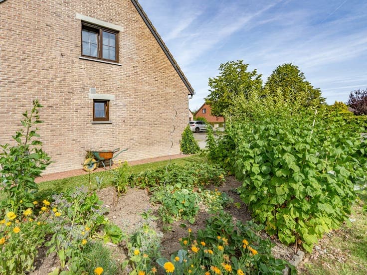 Charmante villa 4 façades avec jardin et garage