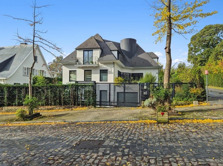 Exceptional Villa in Uccle – Léo Errera District