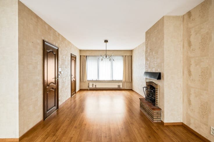 Centraal gelegen beletage-woning met 3 slpk., inpandige g...