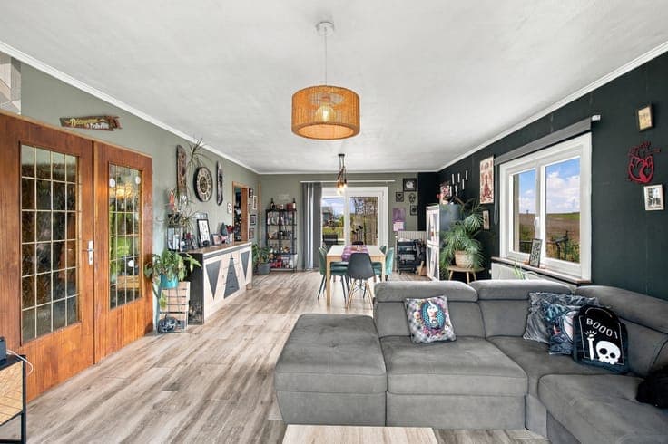 3-bedroom bungalow with a 70 m² multi-purpose area