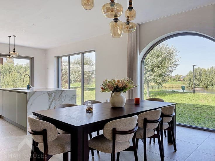 Beautiful villa in a superb location, with 4 bedrooms.