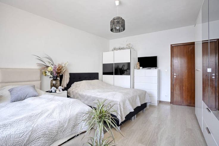 Investment property with 3 apartments in the center of Meche