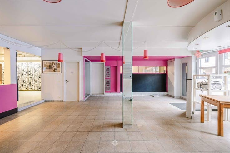 Commercial house with residence in downtown Destelbergen