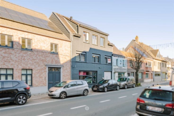 Commercial house with residence in downtown Destelbergen
