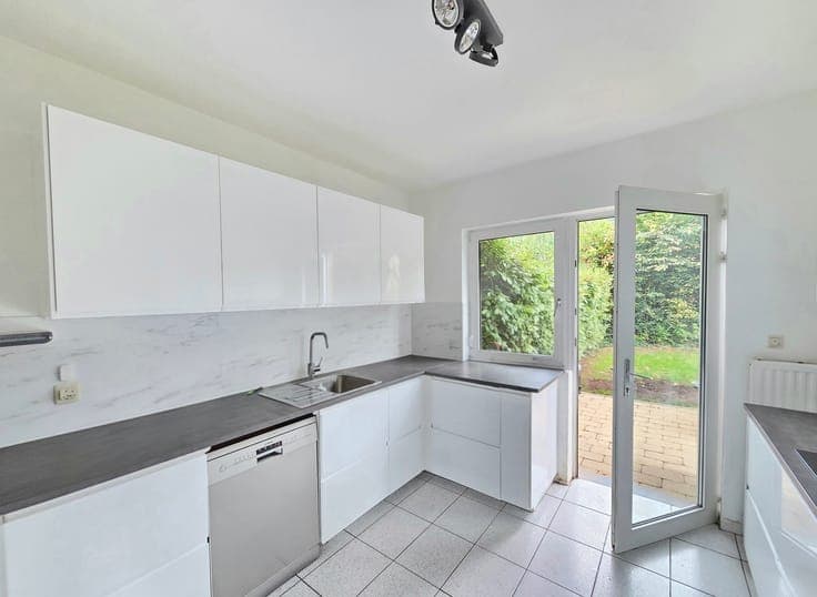 KRAAINEM - 4 bedroom house with garden +/-230m²