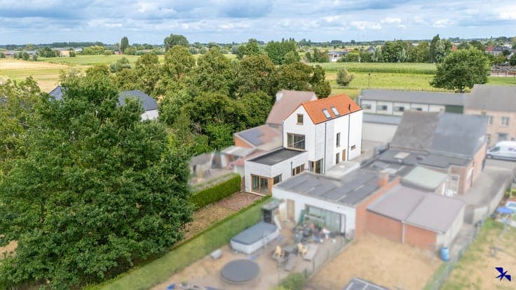 Stylishly renovated house in a green location in Zele-Heikan