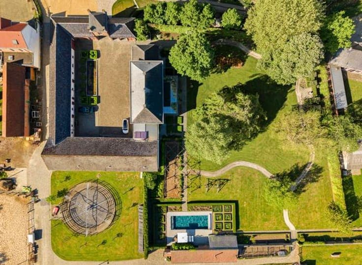 Beautiful exclusive square farmhouse
