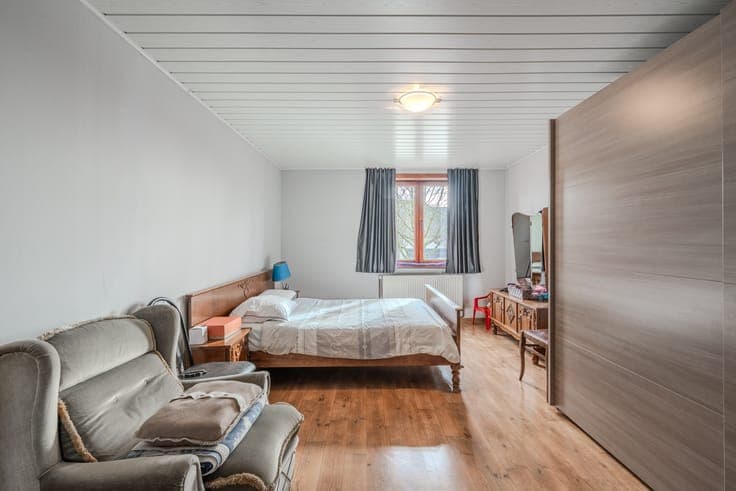 Woning op een ruim perceel van 989 m²