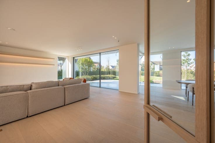 New-build villa with luxury finishes and garden in Het Zoute