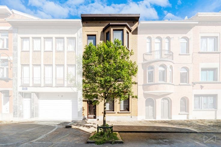 Investment property with 2 apartments! Net yield of 4.5%!!!