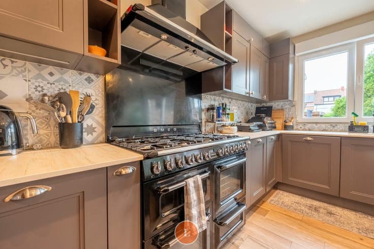 Instapklare woning met 3 slaapkamers, tuin en autostaanpl...