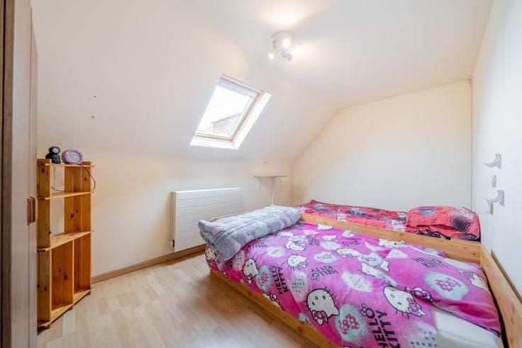 Move-in ready family home with integrated garage and sunny …