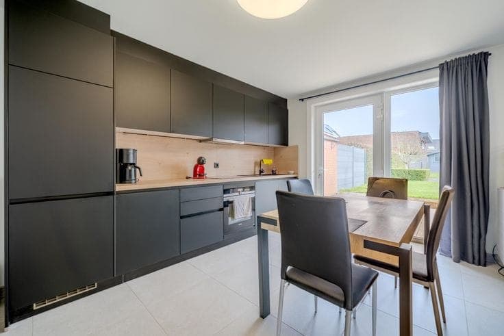 Move-in ready family home with integrated garage and sunny …