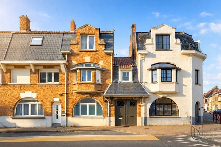 Move-in-ready character home with a garden and 4 bedrooms in