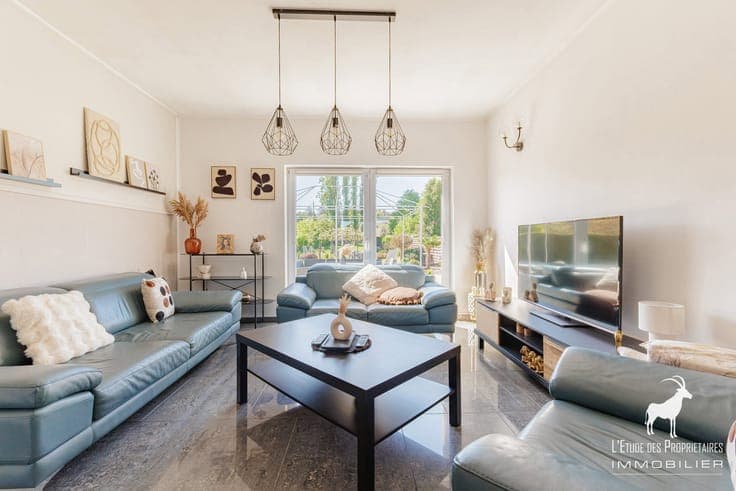 Villa for sale in Arsimont.