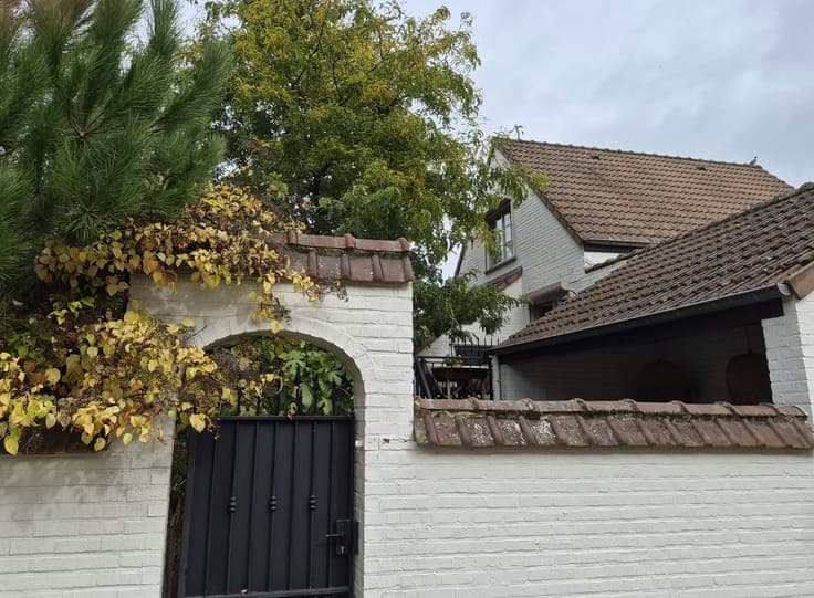 Exceptional property with enclosed garden, in the center of