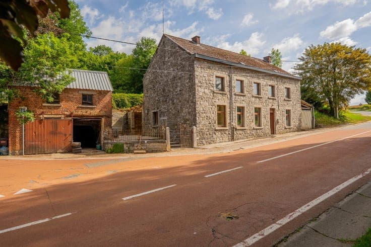 Authentic stone house to renovate