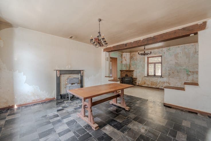 Authentic stone house to renovate