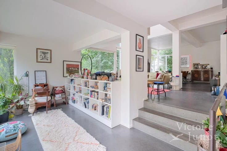 Elegant 4-Bedroom House with Garden in Uccle