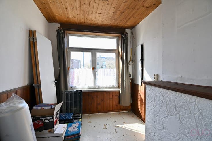 Ontdek deze landelijk gelegen woning met renovatiemogelij...
