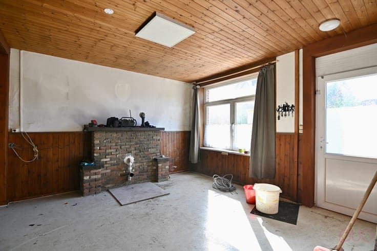 Ontdek deze landelijk gelegen woning met renovatiemogelij...