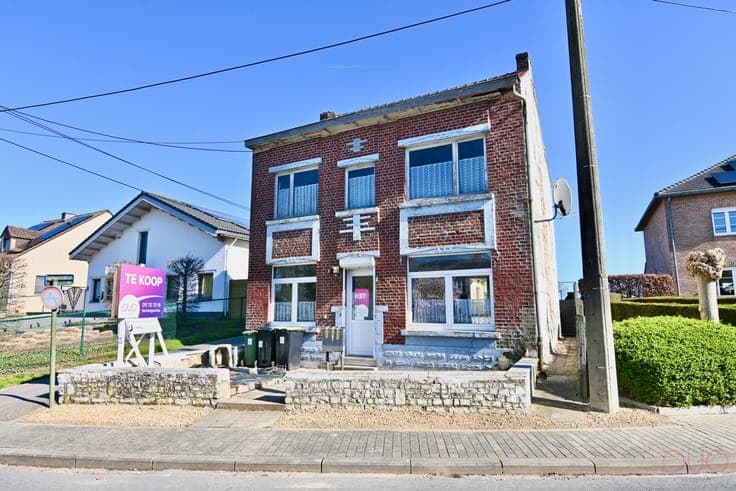 Ontdek deze landelijk gelegen woning met renovatiemogelij...