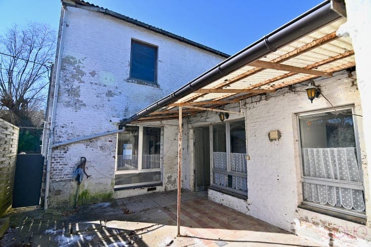Ontdek deze landelijk gelegen woning met renovatiemogelij...