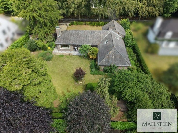 Villa in a Prime Location in Sint-Andries (1.710 m²)