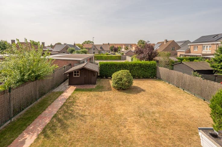 Charmante woning met 3 slaapkamers, garage en tuin