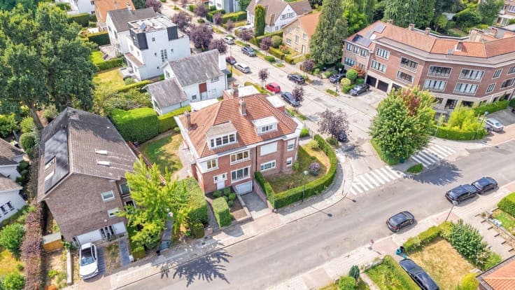 Stockel - Semi detached house in good condition!