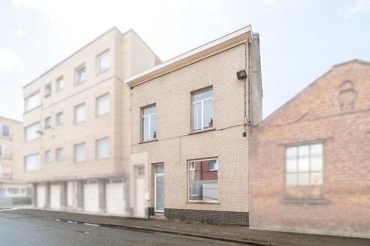 House with 3 bedrooms within walking distance of the centre