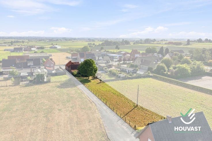 Te koop – te renoveren woning met bouwgrondpotentieel in ...