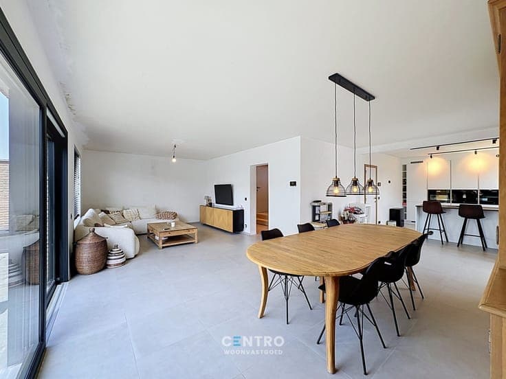 Villa met 4 slpks, garage en ZUIDger. tuin te Uitkerke!