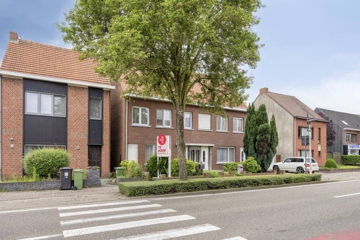 House to renovate for sale in Wuustwezel!