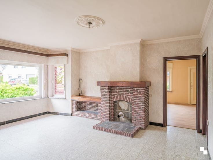 Ruime, te renoveren woning in het mooie Asper