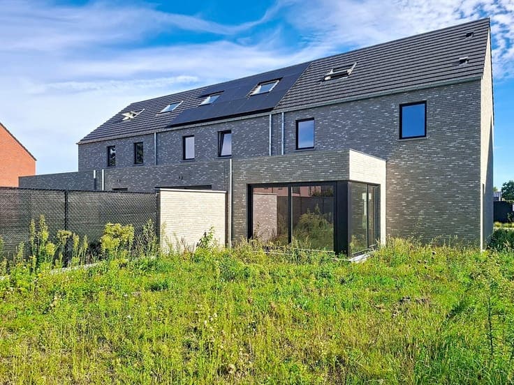 4 slaapkamers mogelijk, veel bergruimte